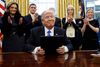 Formålet er ifølge Trump at holde "radikale, islamistiske terrorister" ude af landet. Foto: Alex Brandon/AP