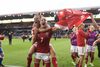 Gode tider: Sanne Troelsgaard med holdkammerat Katrine Veje på ryggen i jubel, efter at Danmark ved EM i 2017 havde besejret Østrig i semifinalen. I finalen tabte Danmark til Holland. Arkivfoto: Tariq Mikkel Khan