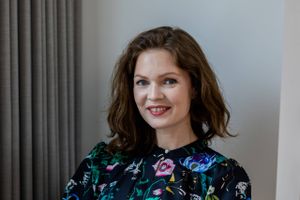 Flere danskere ønsker i dag at sætte deres personlige præg på boligen og kaster sig over byggeprojekter. I ”Husbyggerhåndbogen” har ejendomsudvikler og selvbygger Ditte Birkjær Boll samlet de bedste tips til at komme helskindet i mål med drømmehuset.