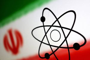 Irans lager af beriget uran, der bruges til at lave atomvåben, er langt over det tilladte niveau i atomaftale.
