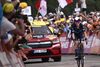 Hollandske Annemiek Van Vleuten overtog den gule førertrøje i Tour de France Femmes, da hun overlegent vandt løbets 7. etape med mere end tre minutter til nærmeste forfølger. Foto: Jeff Pachoud/AFP