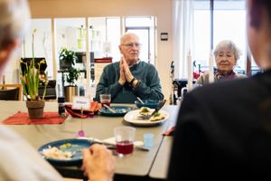Blå tallerkener har været med til at vække appetitten hos beboerne på plejecentret Kastanjehaven i Frederiksberg Kommune. I Københavns Kommune arbejder man på lignende tiltag.