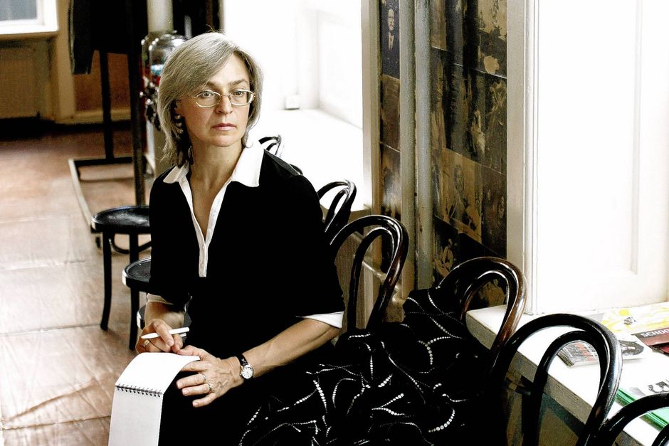Russisk journalist skriver om sin mytiske mor, Anna Politkovskaja, der blev myrdet i Putins Rusland.  
