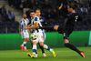FCK's Erik Johansson i kamp med Portos Hector Herrera. Foto: Paulo Duarte/AP