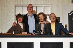 Serien er af britiske satireekspeter blevet udnævnt til den bedste britiske komedieserie nogensinde.