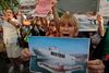 Salget af de to franske hangarskibe til Rusland har optaget sindene i månedsvis, ikke mindst i Ukraine, hvor demonstranter ved flere lejligheder har ytret deres vrede over den forestående handel, som måske, måske ikke bliver til noget. Foto: Sergei Chuzavkov/AP