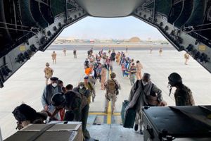 Efter et kaotisk forløb med at hente danskere og afghanere ud af Kabul efterlyses der nu svar på, om Forsvarets ekspertise overhovedet kom i spil, da evakueringsplanerne blev lagt. 
