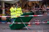 Politiet arbejder på gerningsstedet for knivstikkeriet mod Henriette Reker.