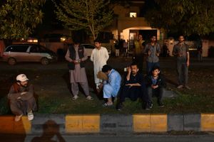 Et kraftigt jordskælv har ramt dele af Pakistan og Afghanistan og kunne mærkes så langt nordpå som Kasakhstan.