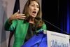 Demokraten Alison Lundergan Grimes har brugt meget af sin valgkamp på at distancere sig selv fra præsident Barack Obama.