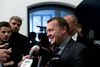 Venstres Lars Løkke Rasmussen fik hård kritik for at have rejst på første klasse som formand for GGGI. Men embedsmænd i Udenrigsministeriet vidste, at reglerne var godkendt. Og tav om det.