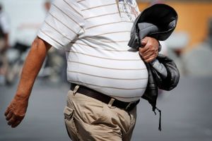 Overvægt er den livsstilsfaktor, der giver flest sygdomme samtidig, viser tal. Minister vil forebygge mere. 