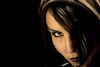Noomi Rapace spiller Lisbeth Salander i filmatiseringen af "Mænd der hader kvinder". Hele Millennium-trilogien fik enorm succes, men nu er forfatterens far, bror, tidligere samlever og barndomsvenner i offentligt slagsmål om fortsættelsen.