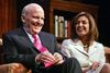 Her ses Suzy Welch ved et tidligere foredrag på Salem State College sammen med sin mand Jack Welch. Foto: Charles Krupa