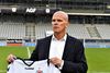 Jens Andersson rejser sammen med fruen og de to børn hjem til Uppsala i løbet af en uges tid for et fejre jul, men han vil assistere AGF i det transfervindue, der står åbent i januar. Han tager ikke tilbage til Sverige med et job på hånden, men som han siger »det løser sig.« Foto: Ernst van Norde