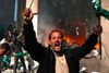 5. februar 2006 - Det danske generalkonsulat i Beirut i Libanon bliver angrebet og sat i flammer, efter at en demonstration løber af sporet. De udenlandske demonstrationer begynder at koste menneskeliv, og i løbet af februar passerer det anslåede dødstal 130 personer.