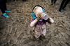 Enorme mængder mudder har gjort det svært for arrangørerne at gøre ordentligt rent lige efter festivalens afslutning. Foto: Casper Dalhoff