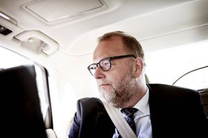 Flere af Venstre-politikeren Lars Chr. Lilleholts følgere er i denne uge blevet bedt om at udlevere private oplysninger til en profil, der udgav sig for at være den tidligere minister.
