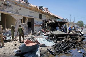 En bilbombe eksploderede i Somalias hovedstad, Mogadishu, den 5. april. Adskillige personer blev dræbt. Foto: Farah Abdi Warsameh/AP