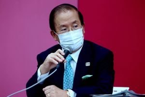 Hvis smittetallet stiger, vil OL-chef Toshiro Muto overveje, om legene skal aflyses, siger han ifølge Reuters.