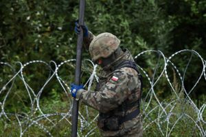 Grænsestrid mellem Polen og Hviderusland optrappes yderligere, og krisetilstand kan være på vej i to regioner.