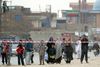 I Kabul, hvor familien nu befinder sig, er der ifølge de norske medier så utrygt at være, at den syvårige dreng ikke tør bevæge sig ud. Foto: Massoud Hossaini/AP