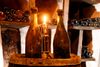 Flaskerne, der stammer fra 1774 og er altså over 200 år gamle, er muligvis de ældste flasker i omløb. Foto: Jean-pierre Amet/AP