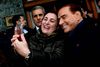 Berlusconi er ikke valgbar i år på grund af en skattedom, men spiller alligevel en rolle. Foto: Ciro Fusco/AP