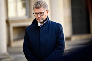 En uvildig advokatundersøgelse beskriver 12 episoder, hvor den tidligere overborgmester i København Frank Jensen (S) beskyldes for halsslikkeri og anden grænseoverskridende adfærd. Få overblikket her.