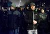 I Aarhus deltog ca. 30 mennesker i Pegida-demonstrationen. Her ses en af arrangørerne Daniel Holm (t.h.) gå forrest i demonstrationen. Foto: Gregers Tycho