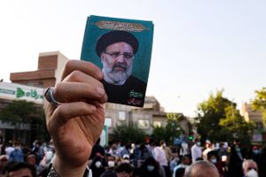 Forklaring: Midt i en pandemi og den værste økonomiske krise siden den islamiske republiks oprettelse vælger iranerne fredag landets næste præsident. 