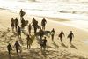 Bondi Beach i Sydney er åbnet igen for surfere og badegæster efter genåbningen. Foto: Loren Elliott/Reuters