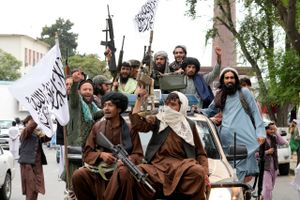 Ti mænd og ni kvinder blev for omkring en uge siden straffet med 39 piskeslag hver i Afghanistan.