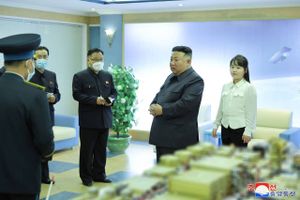 For at imødegå trusler fra Sydkorea og USA må Nordkorea styrke sine rekognosceringsevner, siger Kim Jong-un.