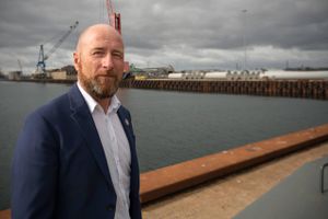 Et samarbejde mellem Aarhus Havn og Grenaa Havn er blevet undersøgt af et konsulentfirma, som fik til opgave at belyse flere alternativer til en aarhusiansk havneudvidelse.  
Grenaas havnedirektør kan imidlertid ikke genkende det billede, rapporten tegner af mulighederne i Grenaa.