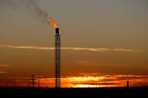 Afbrænding af gas i forbindelse med olieproduktion har traditionelt været en af de største kilde til metanudslip. Foto: Reuters/Angus Mordant