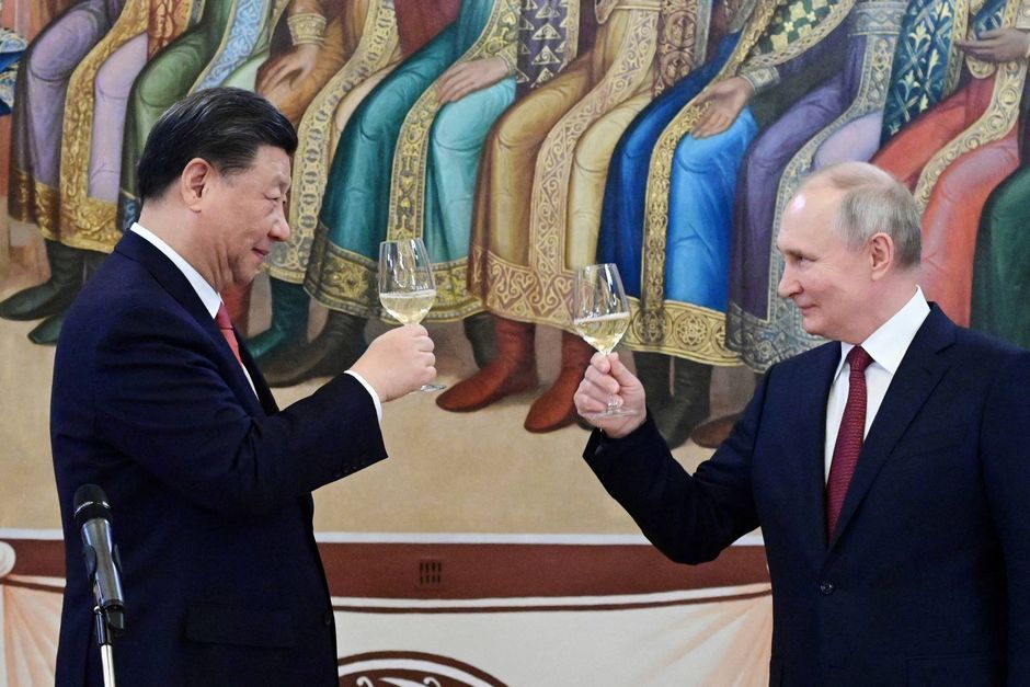 Flere eksperter udlægger Xi Jinpings besøg hos Vladimir Putin som en fremvisning af et ulige forhold. »Spørgsmålet til Xi er nu: Hvad vil han gøre med sin nyeste erhvervelse,« lyder det fra en professor i russiske forhold.
