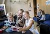 Karl Villum Hastrup Lagoni, Julia Marie Hofgaard Foldschack og Liva Ofelia Breindal Holmbom må snart ikke længere tage deres mobiltelefoner frem i skolen - heller ikke, når de er i klub om eftermiddagen. Foto: Stine Bidstrup