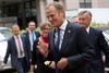 På billedet ankom Donald Tusk til topmødet.