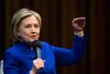 Hillary Clinton møder kritik for stædigt at fastholde et synspunkt, der er blevet latterliggjort gentagne gange.