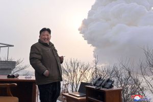 Nordkorea har ifølge Sydkoreas militær affyret to ballistiske missiler ud over Det Japanske Hav.