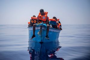 En dansk migrationsforsker har studeret fænomenet, som på mange måder vidner om et opgør mod de organiserede former for smugling af migranter til Europa.