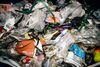 Enzymer fundet i bakterier på en losseplads kan nedbryde plastikflasker. I fremtiden kan enzymerne måske blive en del af vores plasticgenanvendelse, men det er ikke en snuptagsløsning på alle problemer, påpeger forsker. Foto: Jens Hartmann Schmidt/Ritzau Scanpix
