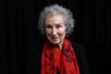 Forfatteren Margaret Atwood er en af dem, som er blevet udsat for et svindelnummer, der har mystificeret bogbranchen. Arkivfoto: Matt Sayles/Invision for Pen Center USA/AP