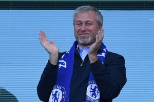 Det bliver en stor forandring, siger cheftræner Thomas Tuchel om Roman Abramovichs forestående Chelsea-salg.
