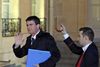 - Vi er i krig mod terrorismen. Vi er ikke i krig mod en religion eller mod en civilisation, siger premierminister Manuel Valls.