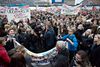 Københavns Politi skriver på Twitter, at de anslår, at der omkring 10-15.000 deltagere på Rådhuspladsen.