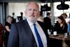 - Dette er et skelsættende øjeblik for EU og et stærkt signal til verden. Vores engagement hen mod et klimaneutralt EU vil styre vores politikker de næste 30 år, skriver Timmermans på Twitter. Arkivfoto: Martin Lehmann/Ritzau Scanpix