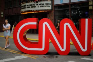 CNN var banebrydende, da den gik i luften som verdens første 24-timers nyhedskanal. Men som mange, der fylder 40, har tv-stationen været nødt til at stoppe op og justere kursen.
