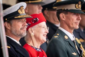 Ifølge kongehuskender er dronning Margrethes valg om at udsende en pressemeddelelse "det eneste rigtige".